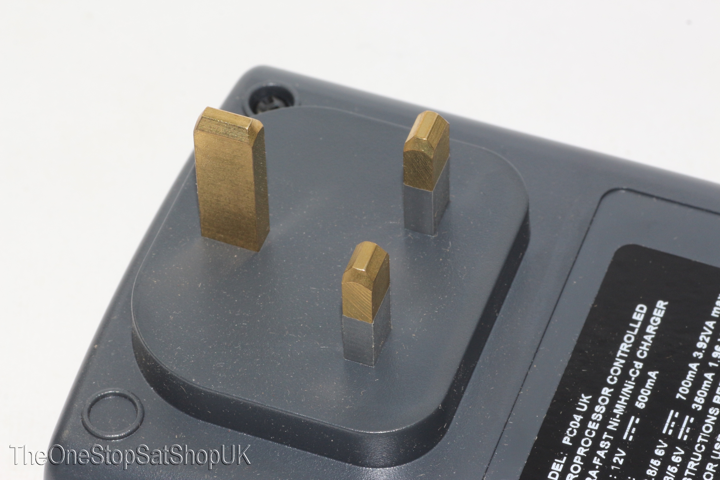 Ultra Fast 1 Hour Mains Battery Charger For AA & AAA Batteries NiMH