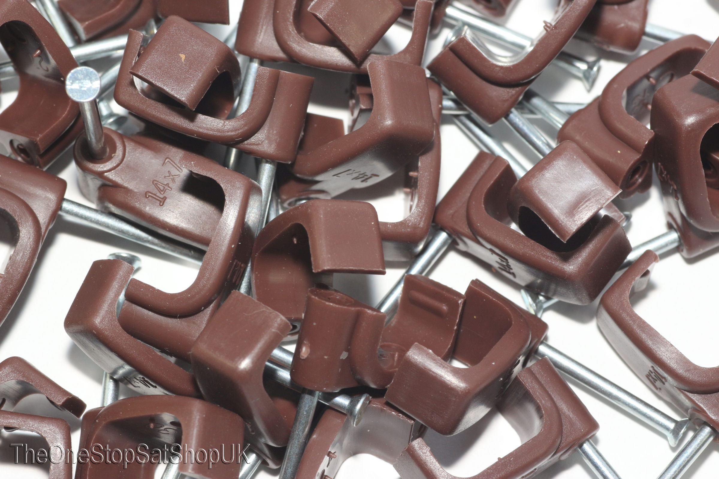 100 x Brown 6mm FT&E Flat Cable Clips for Twin Coax Cable ro WF100